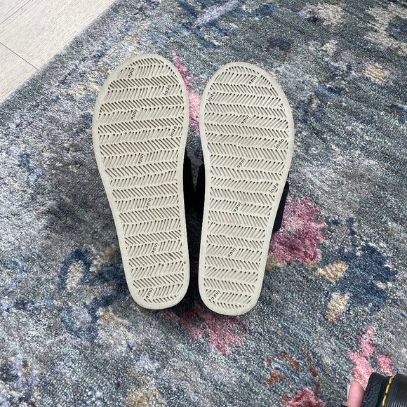 Like New Indosole Cross Platform Sandal Black/Sea Salt, size 8-9 - Picture 7 of 8